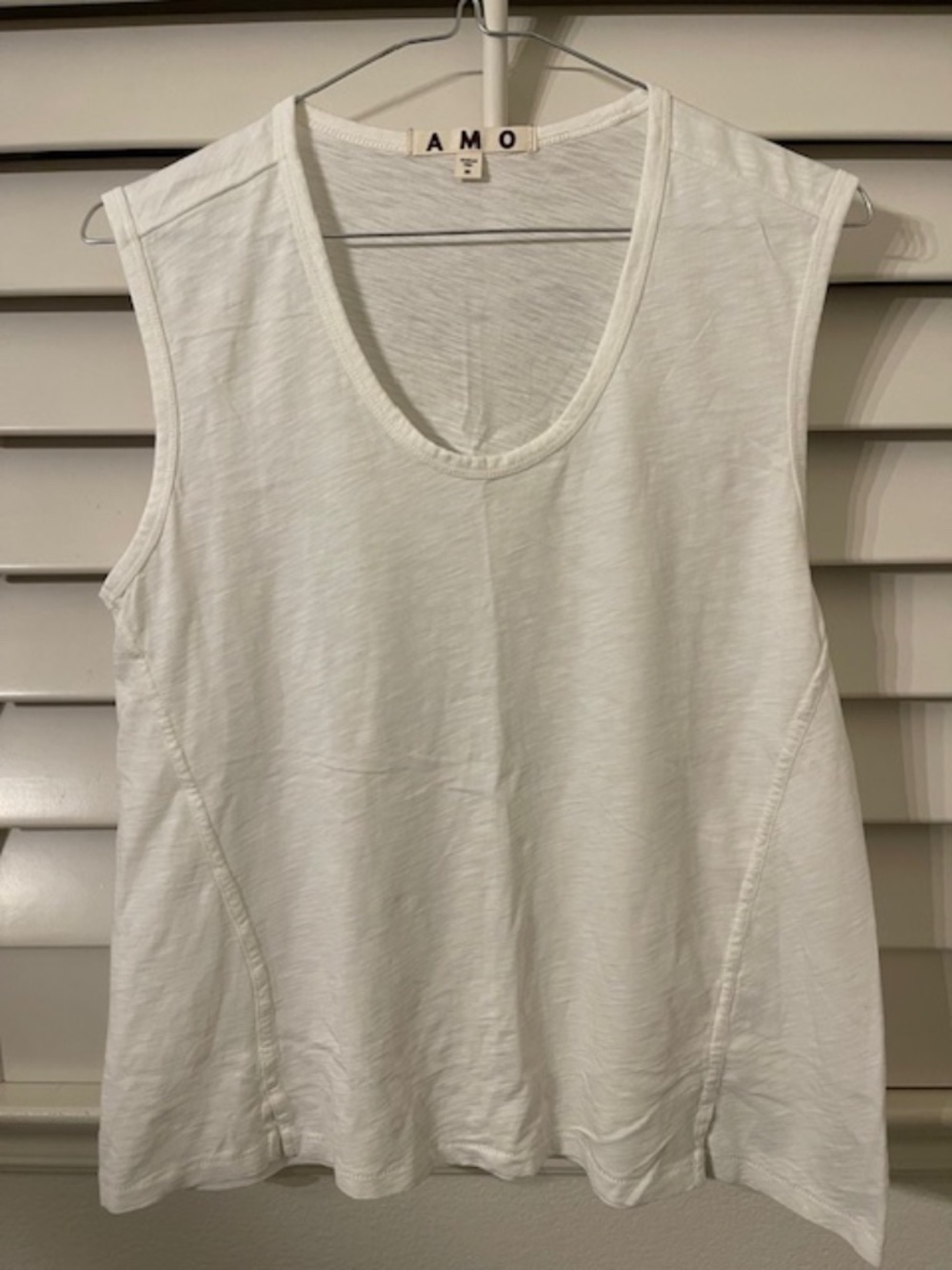 AMO Medium Ladies Scoop Neck White Muscle Tee--New w/Tags